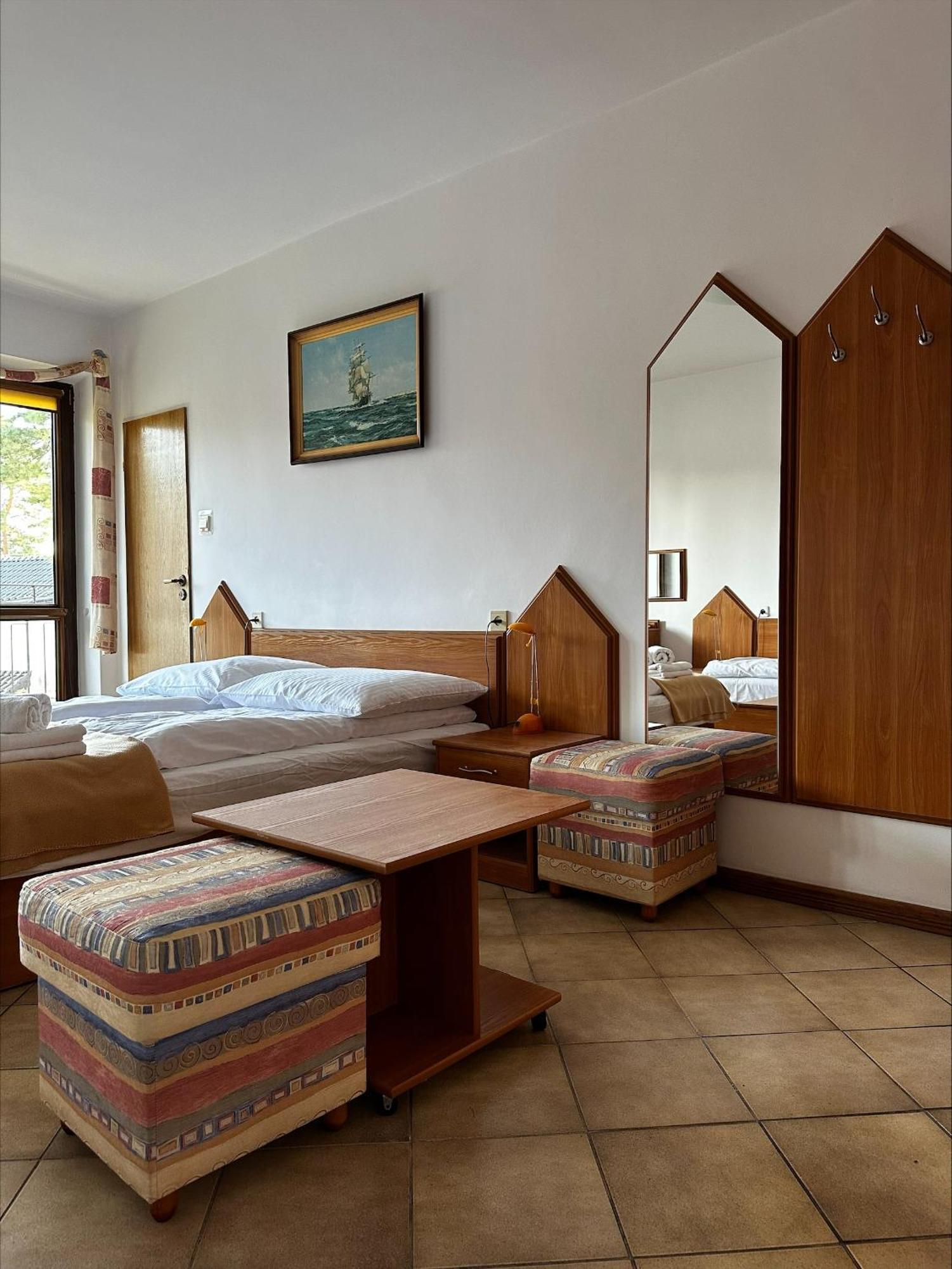 Ramzes II Hotel Niechorze Exterior photo